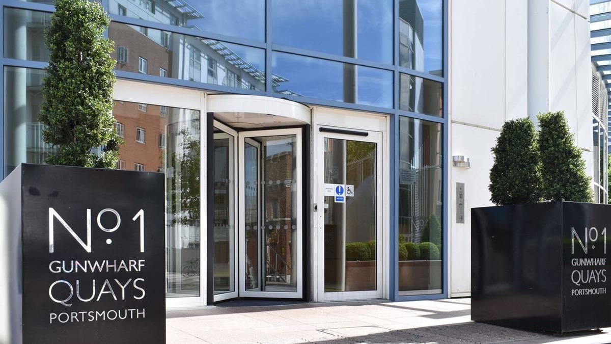Portsmouth Cottage | 1 bedroom accommodation in Gunwharf Quays, near Portsmouth