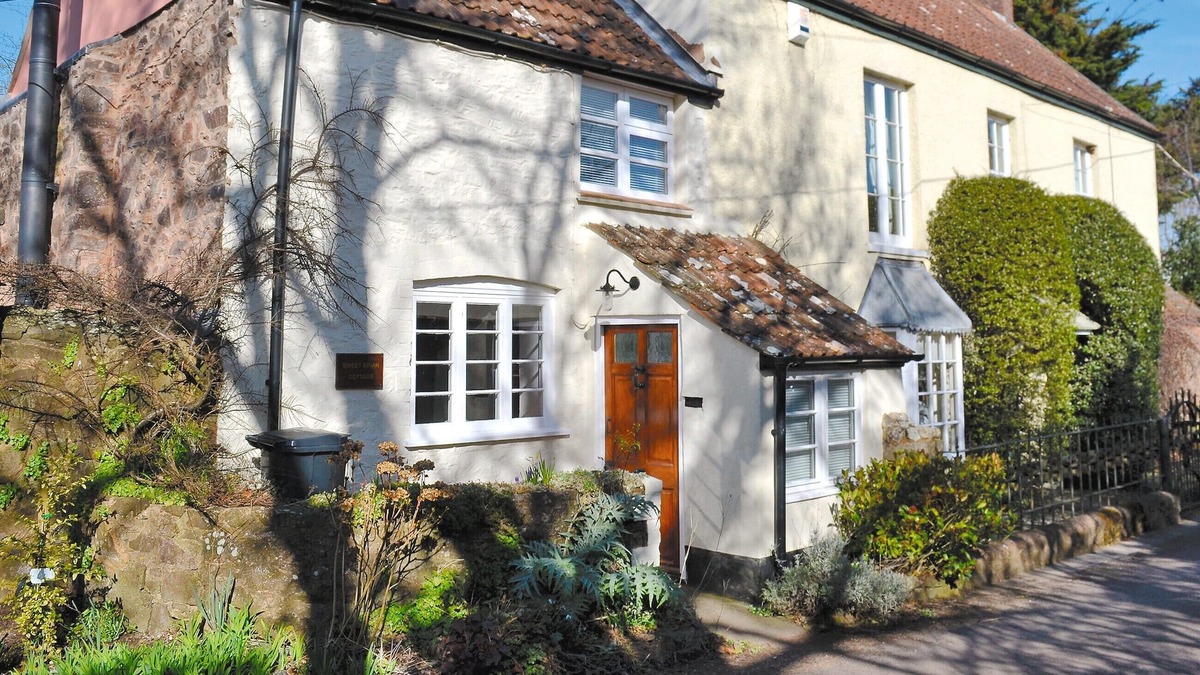 Holford Cottage | 1 bedroom accommodation in Holford, near Bridgwater