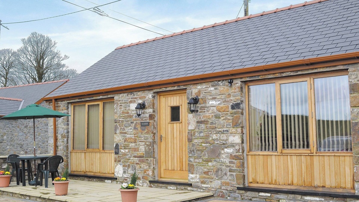 Carmarthen Cottage | 1 bedroom accommodation in Carmarthen