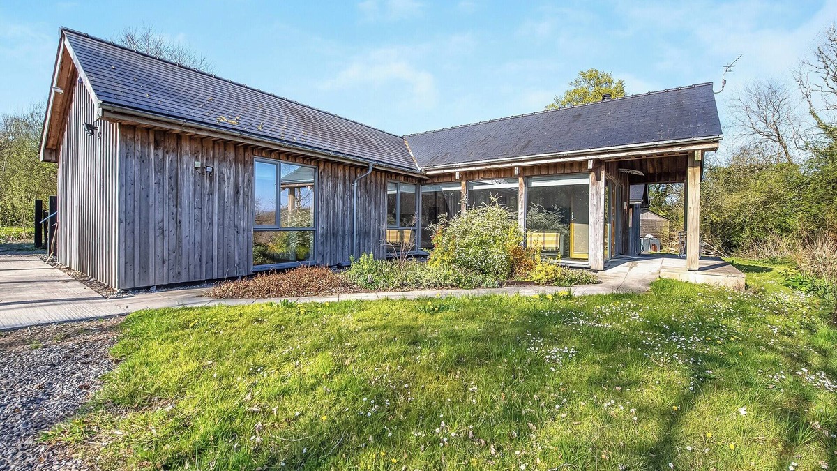 Llandeilo Cottage | 1 bedroom accommodation in Llandeilo