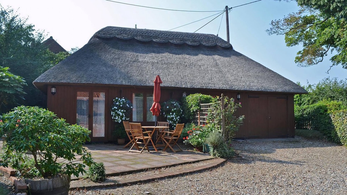 Surlingham Cottage | 1 bedroom accommodation in Surlingham