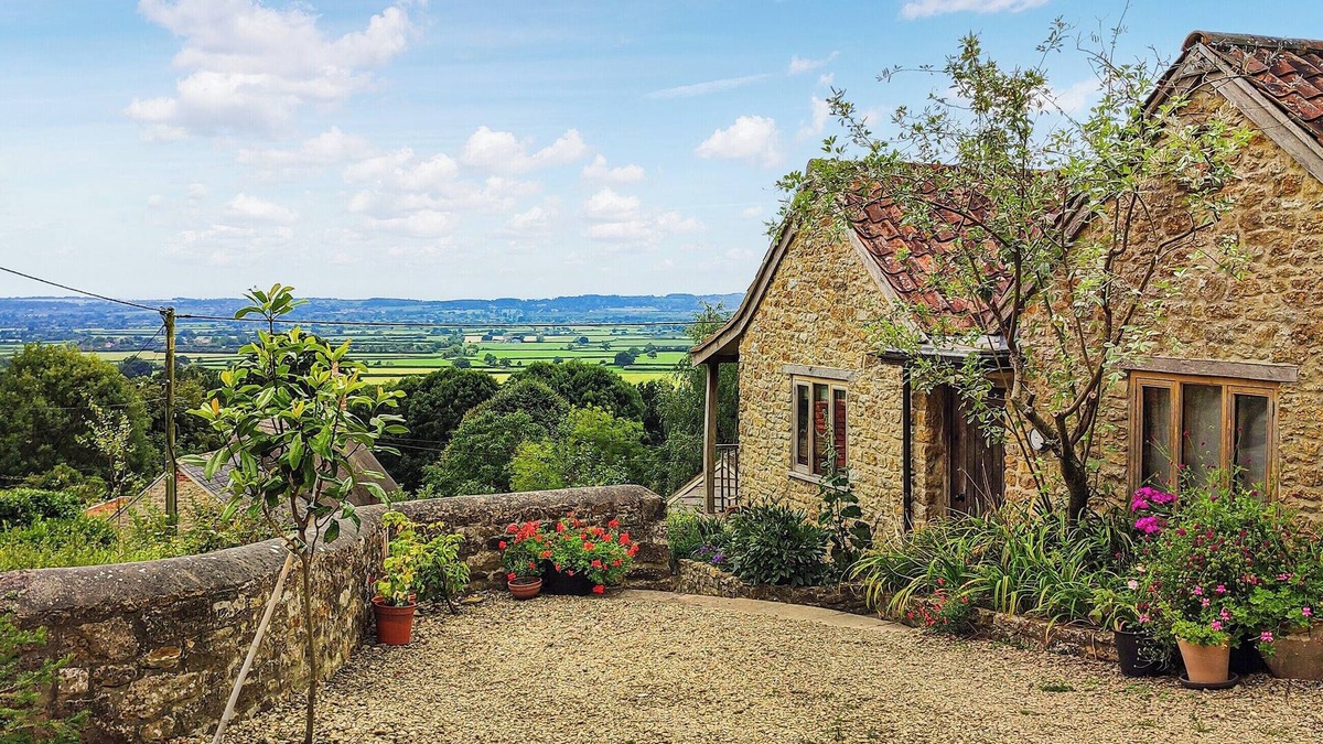 Wincanton Cottage | 1 bedroom accommodation in Cucklington, near Wincanton