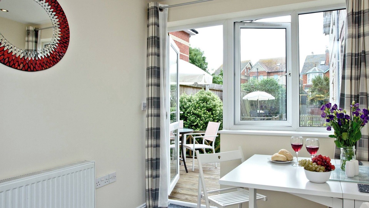 Weymouth Apartment | 1 bedroom accommodation in Weymouth