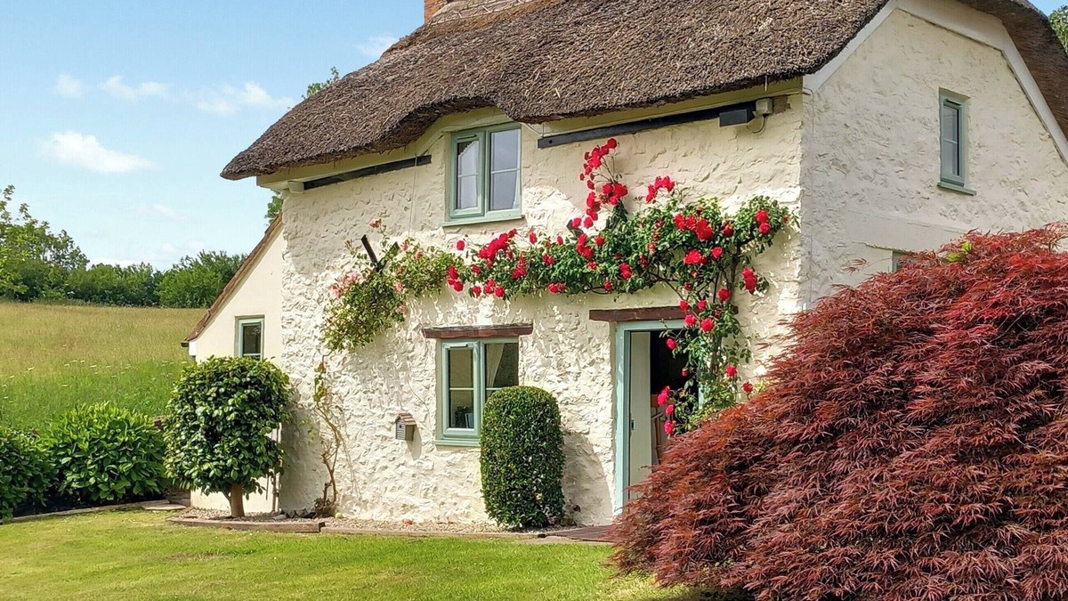 Bridport Cottage | 1 bedroom accommodation in Netherbury, near Beaminster