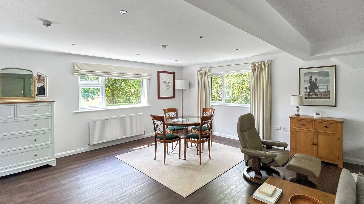 Horsham Cottage | 1 bedroom accommodation in Horsham, near Brighton
