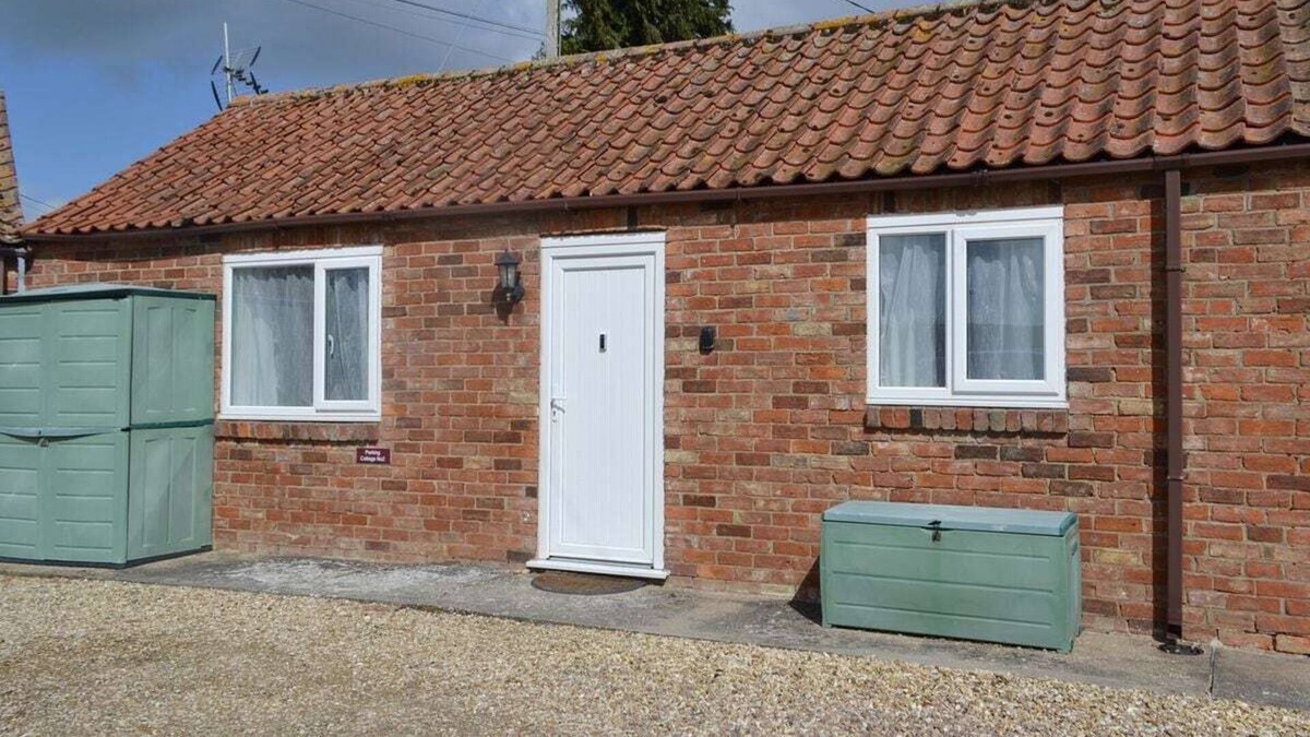 Boston Cottage | 1 bedroom accommodation in Midville, near Boston