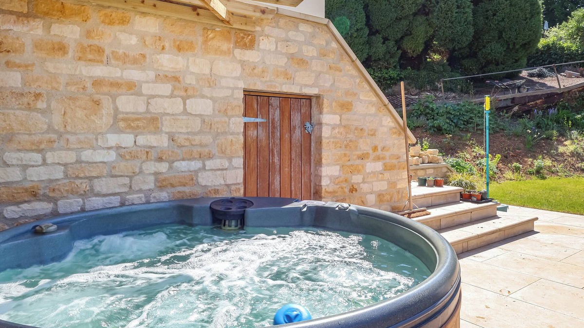 Inchbrook Apartment | 1 bedroom accommodation in Stroud