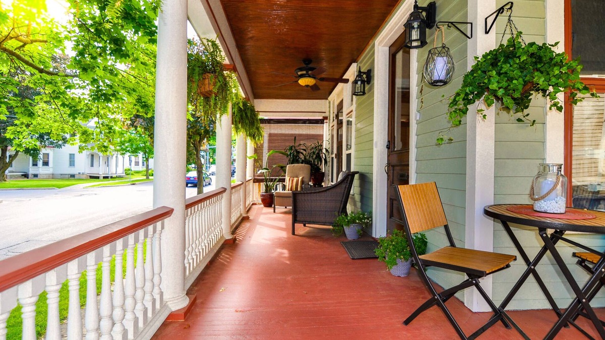 Saratoga Springs Apartment | 1 bedroom apartment Downtown in Classic Victorian #A