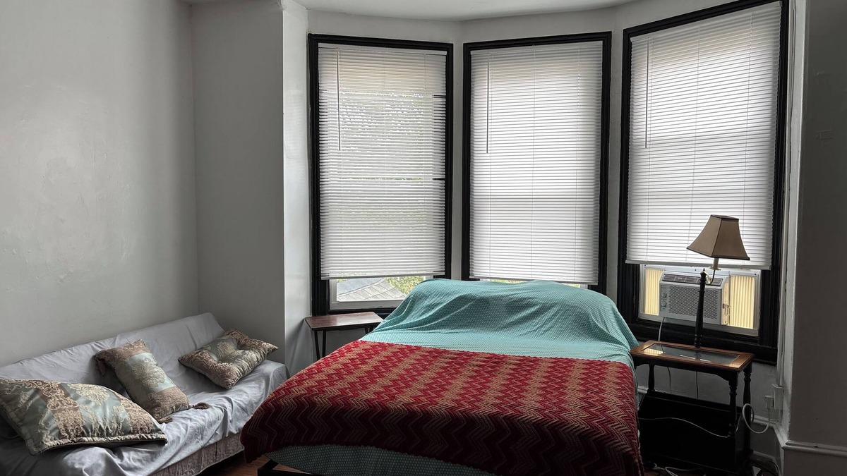 Glenwood Apartment | 1 bedroom apartment across from Temple Hospital
