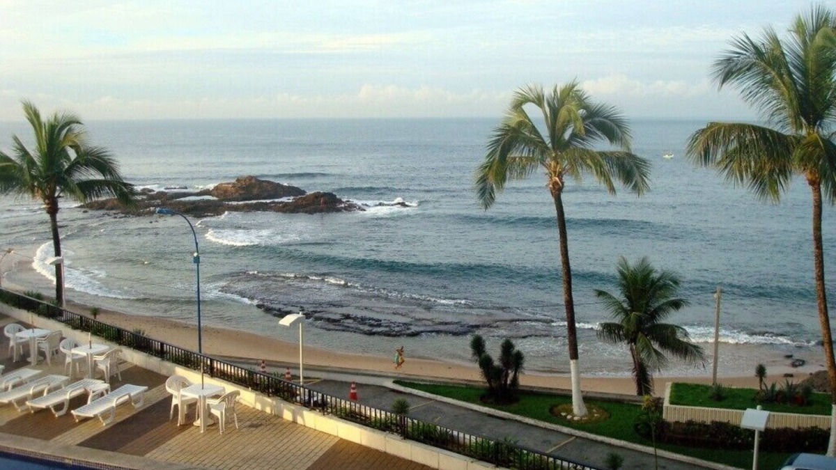 Ondina Apartment | 1 bedroom apartment facing the ocean at the beautiful Ondina beach