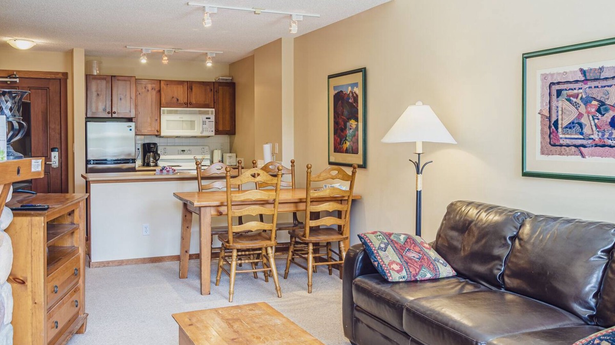 Sun Peaks Cabin | 1 bedroom apartment in village centre, ski in/out