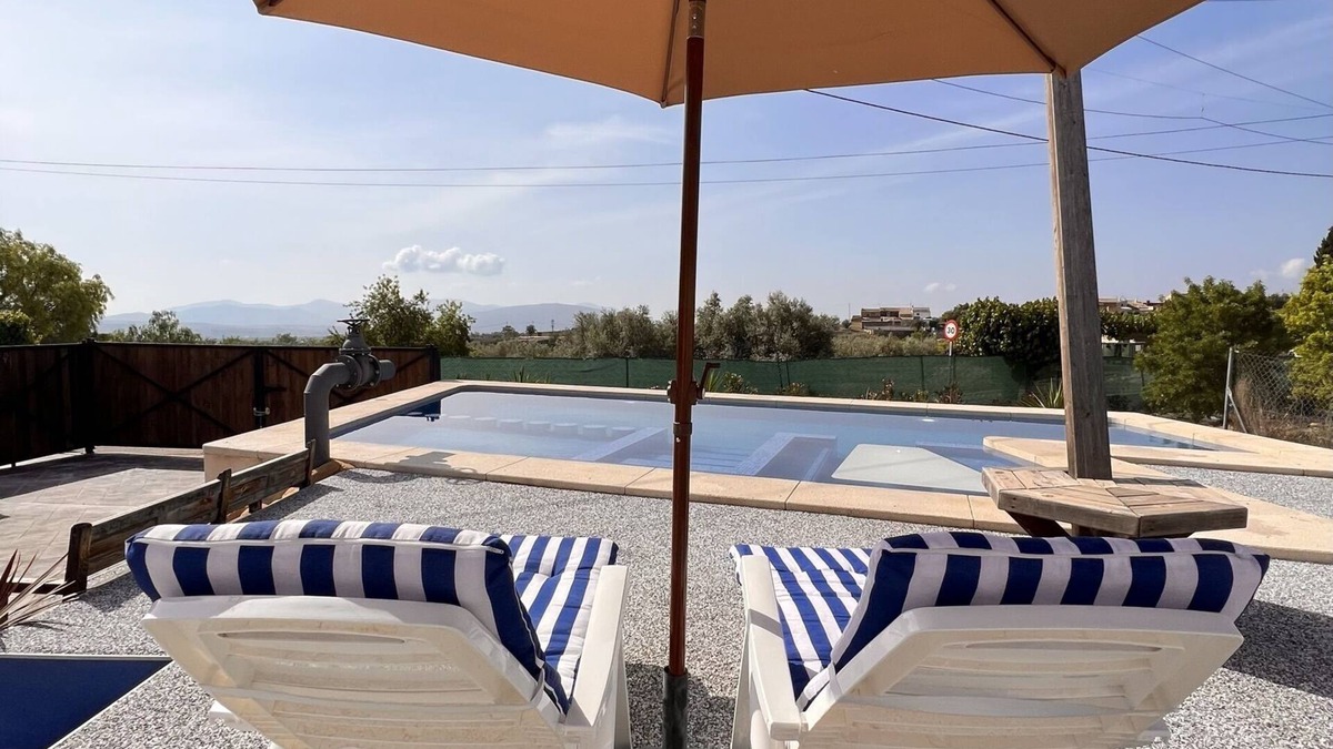 Chinorlet Apartment | 1 Bedroom Apartment With Shared Pool & Jacuzzi Close to Parque Sierra del Carche