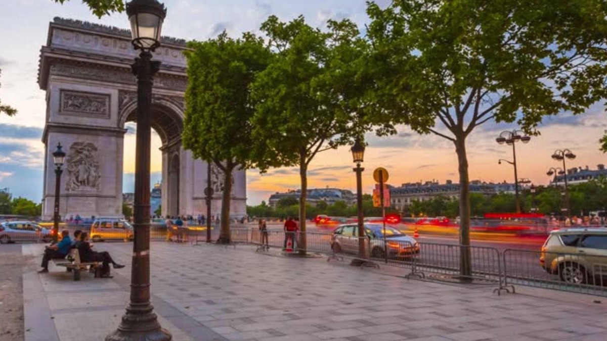 Faubourg-du-Roule Apartment | 1 Bedroom Apartment With Aircon In Champs Elysees
