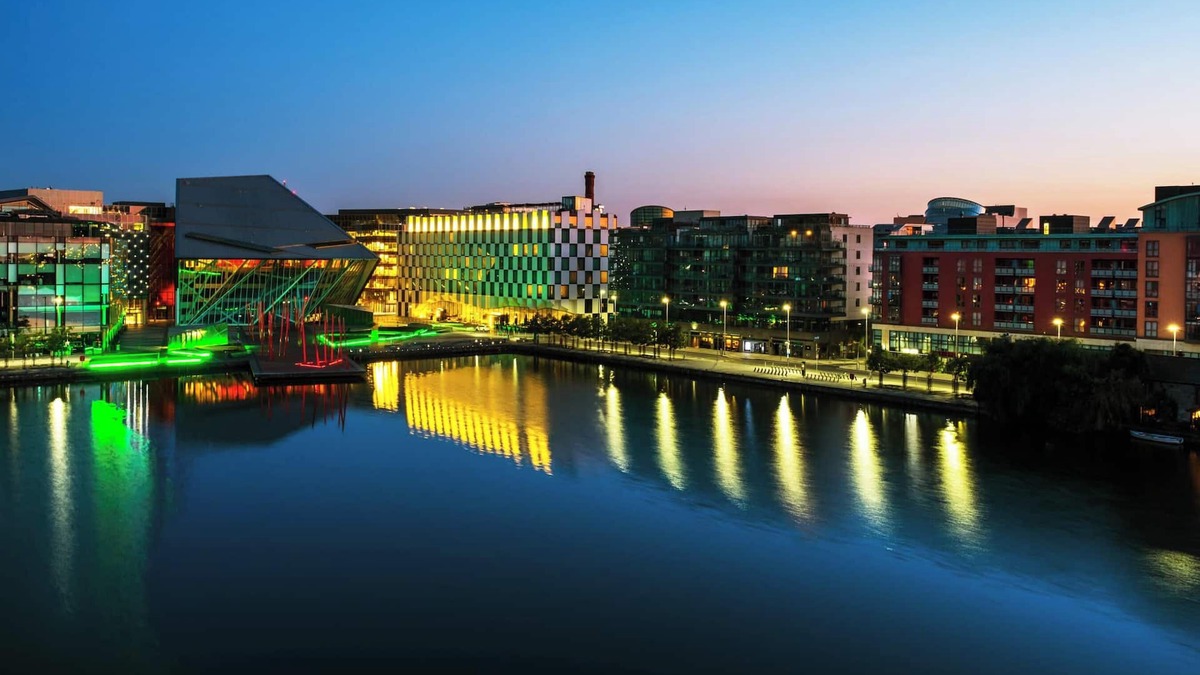 Grand Canal Dock Apartment | 1 Bedroom Apartment With Balcony In Dublin 2