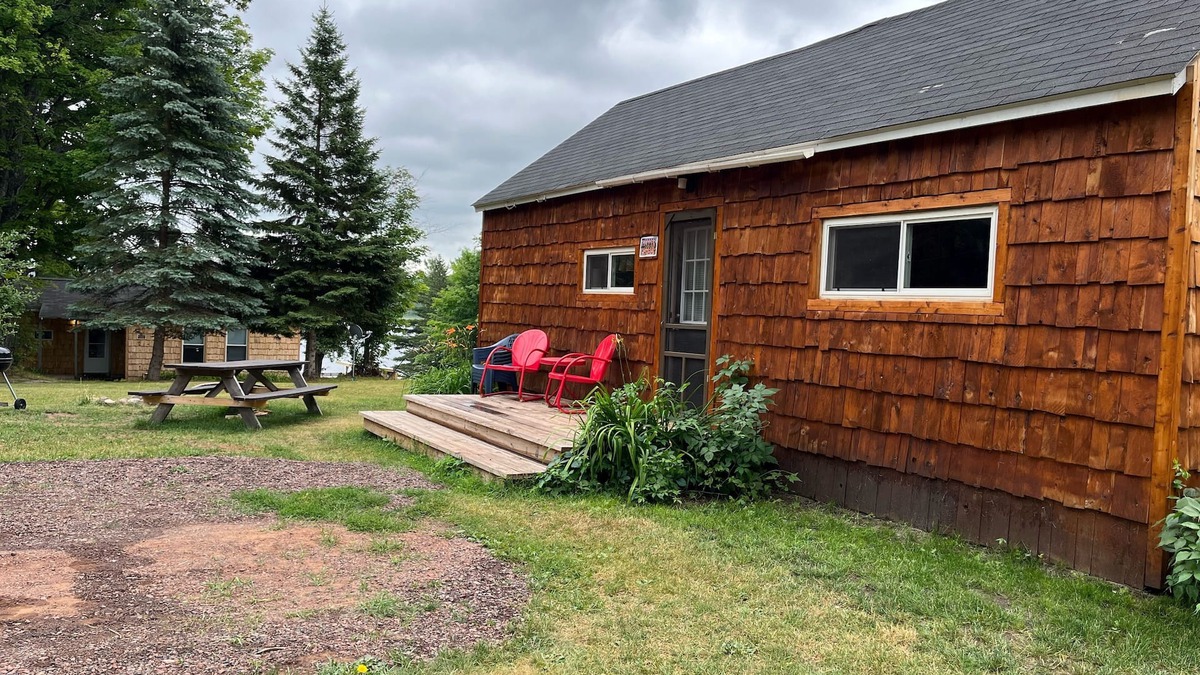 Au Train Cabin | 1 bedroom cabin on lakefront property. Pet friendly.