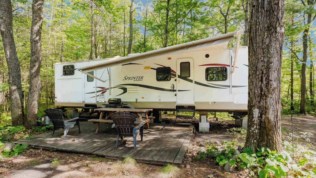 Carling House | 1-bedroom Camper Trailer Cottage #3