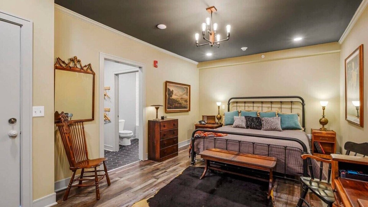 Parkville Apartment | 1 Bedroom Charmer Near boutiques Downtown