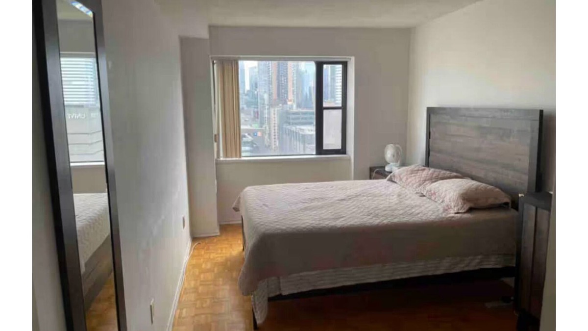 Church and Wellesley Apartment | 1 Bedroom Close to TMU and Eaton Center