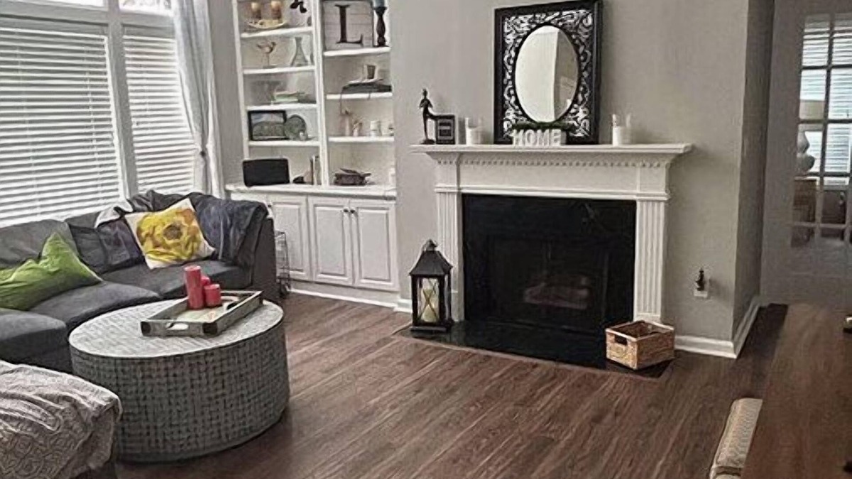 Tuxedo Park Condo | 1 bedroom condo in Buckhead - Extras: Access to a pool + fitness area