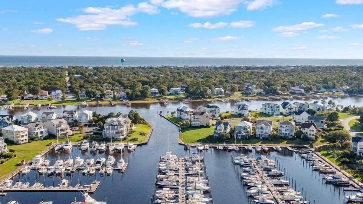 St. James Condo | 1 bedroom condo in St James in Southport - great amenities!