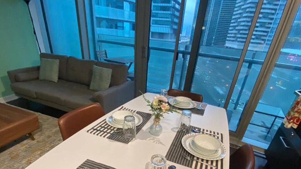 Toronto Entertainment District Condo | 1 Bedroom Condo - Located in the heart of Down Town Toronto