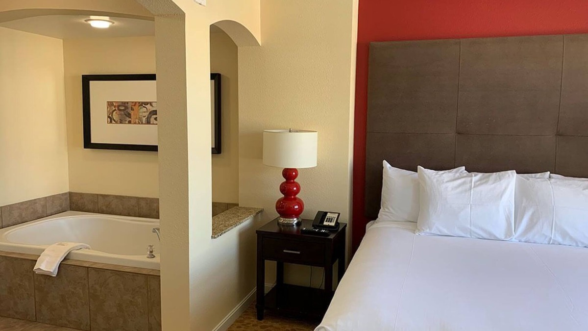 Enterprise Resort | 1 Bedroom Condo minutes away from Allegiant Stadium
