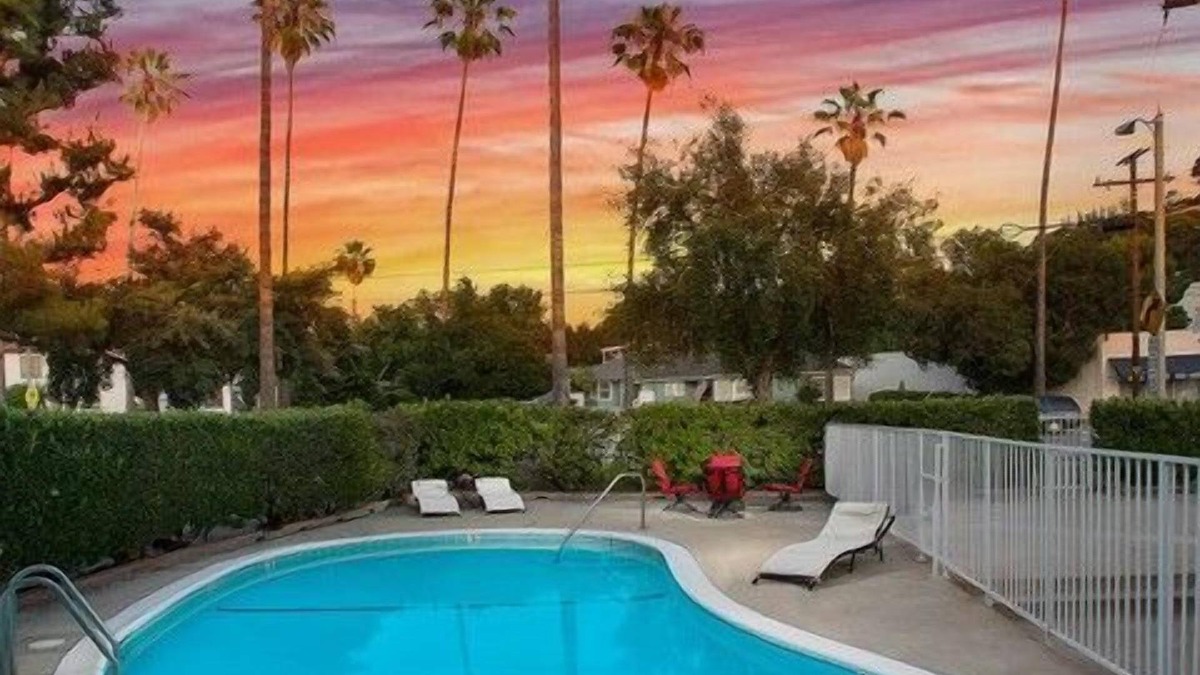 South Pasadena Condo | 1 Bedroom Condo L-454900 by Houzlet