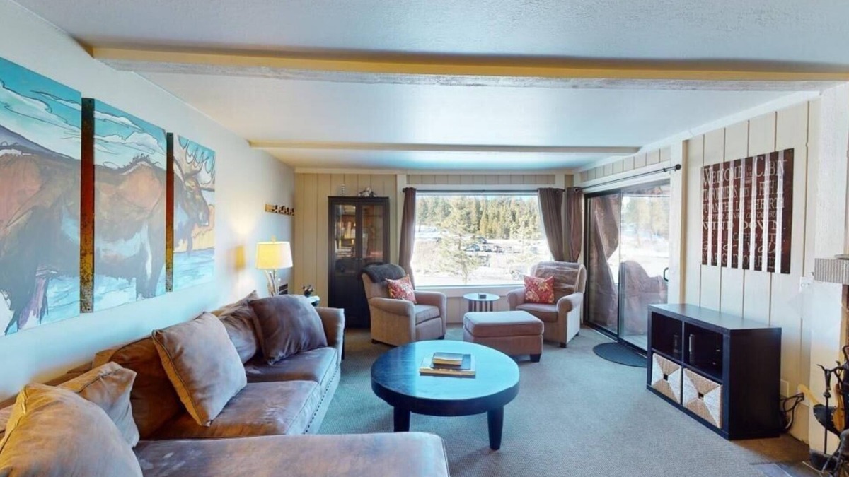 Mammoth Lakes Condo | 1-bedroom condo walking distance to Eagle Lodge