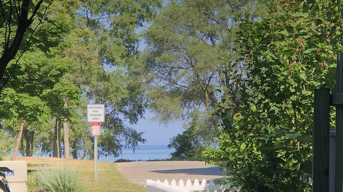 South Haven Cottage | 1-bedroom cottage steps to Lake Michigan Beach fire pit