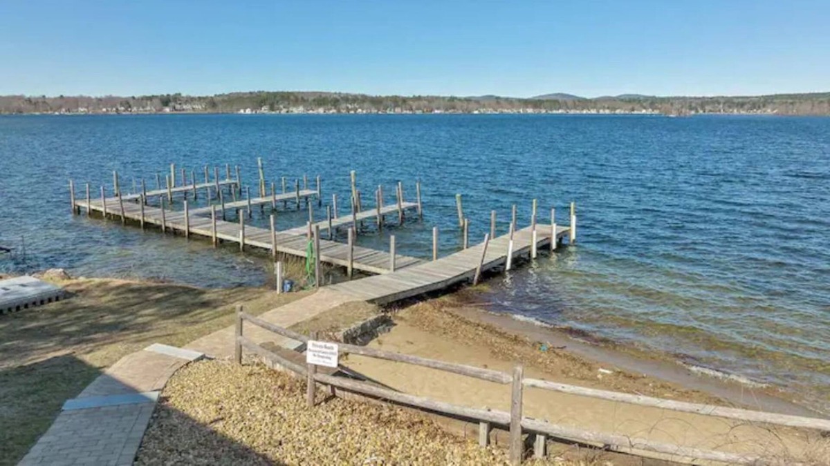 Laconia Cottage | 1 bedroom cottage steps to the beach and mooring