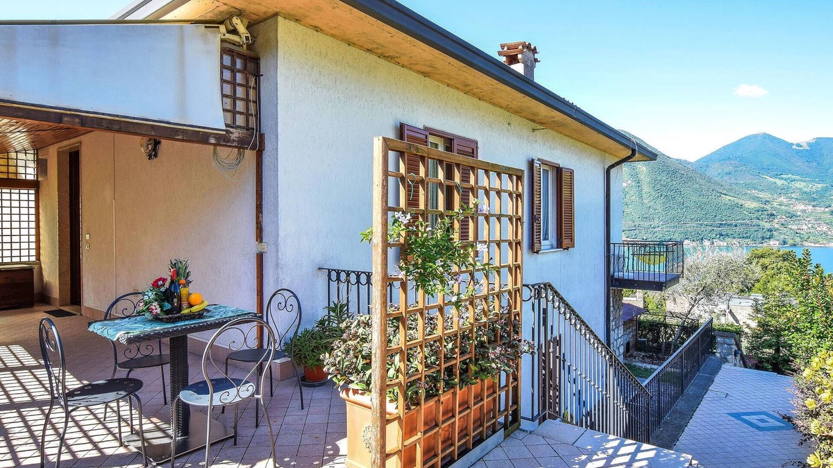 Sensole Apartment | 1 bedroom cozy apartment in Monte Isola