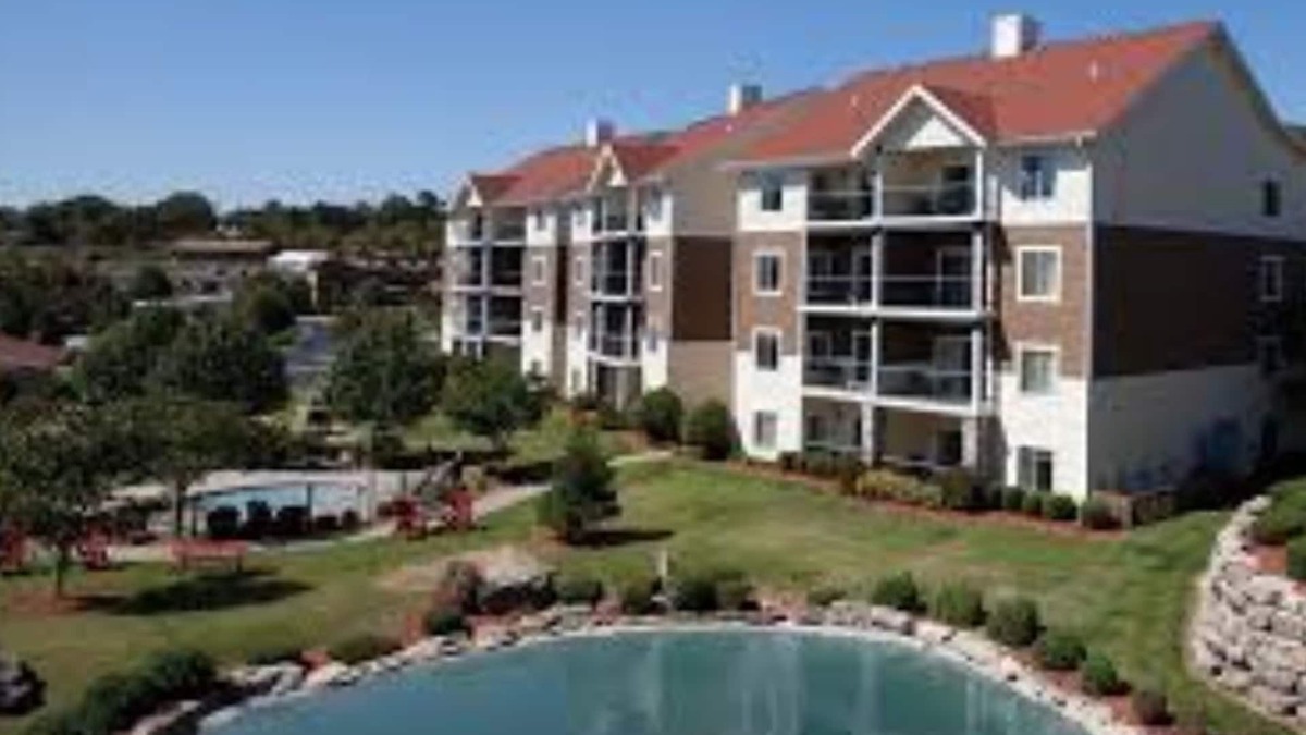 Table Rock Hotel | 1 Bedroom Deluxe, Mountain Vista Branson, MO!