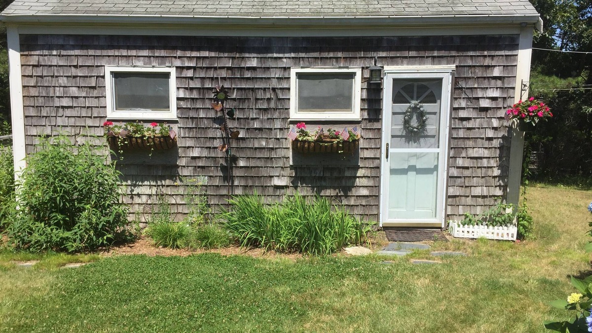 Edgartown Cottage | 1 Bedroom Guest Cottage With Water View