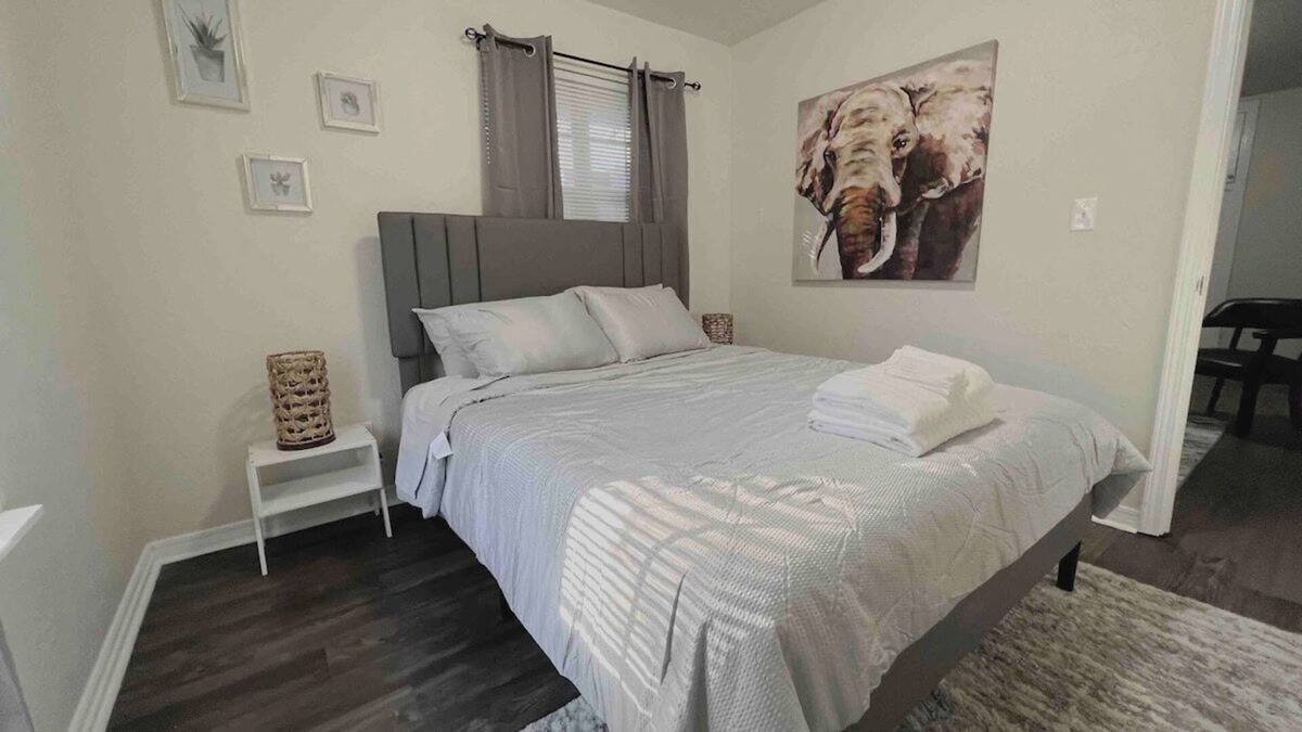 Central Oklahoma City Apartment | 1 bedroom house near the Zoo