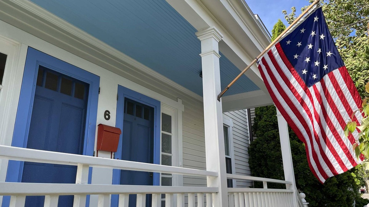Stonington House | 1-bedroom in the Borough, just steps to the water