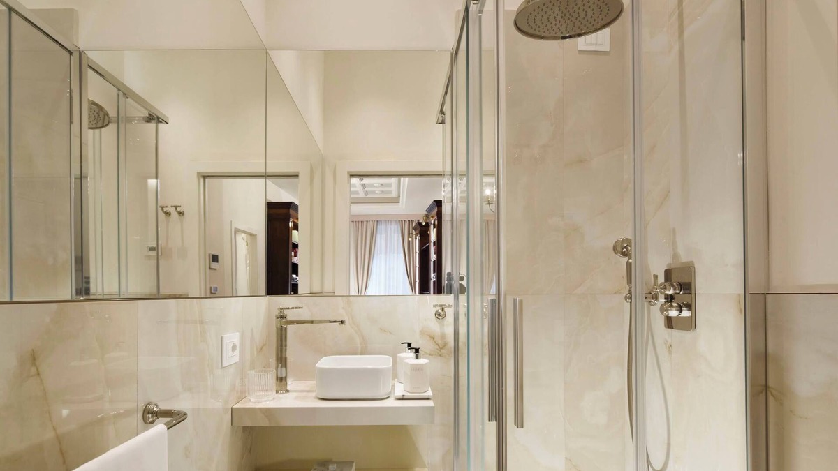Sant' Ambrogio Apartment | 1-Bedroom Luxury Apartment 'The Traveler' at Palazzo Portinari Salviati