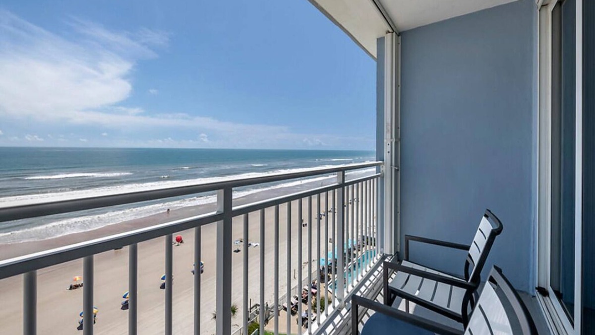 Daytona Beach Shores Resort | 1 Bedroom Oceanfront Condo at Daytona Beach Seabreeze!