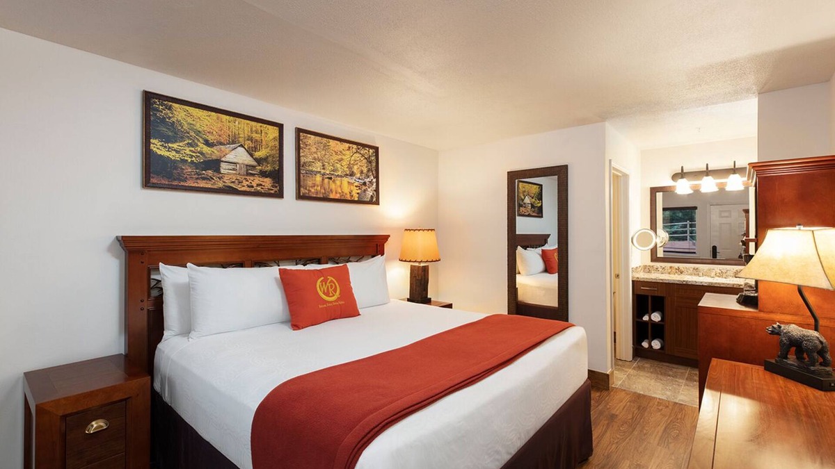 Branson Resort | 1 bedroom resort in charming Branson Woods with large rooms and activities