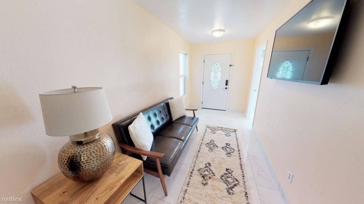 West Oakland Apartment | 1 Bedroom Single family 626500 by Houzlet