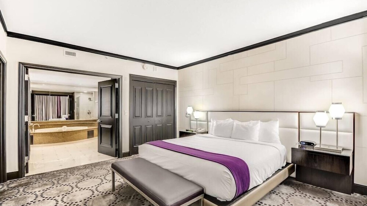 Atlantic City Hotel | 1-Bedroom Suite at a 4⭐️ Hotel