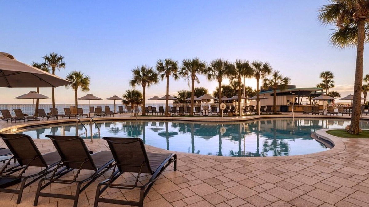 Smith's Memento Resort | 1 Bedroom Suite at Club Wyndham Ocean Walk