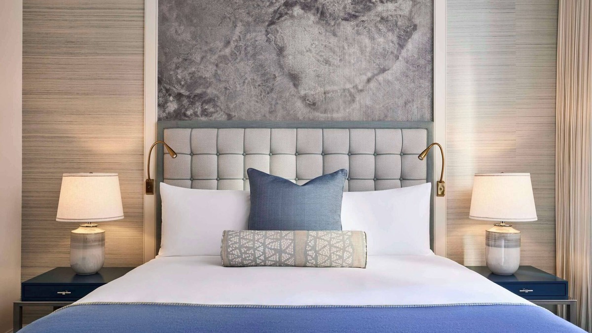 Financial District Hotel | 1-Bedroom Suite + Connecting Room at a 5⭐️ Hotel