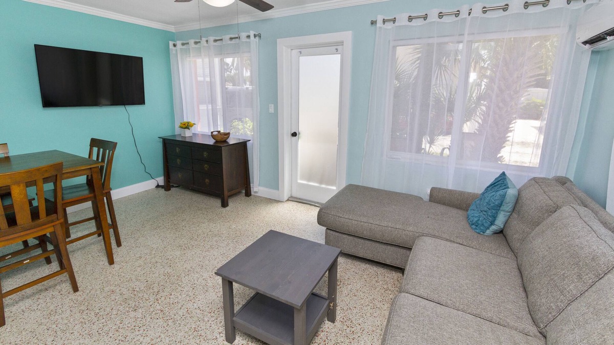 Pass-a-Grille Villa | 1 Bedroom Villa Steps from the Beach in Historic Beach Town