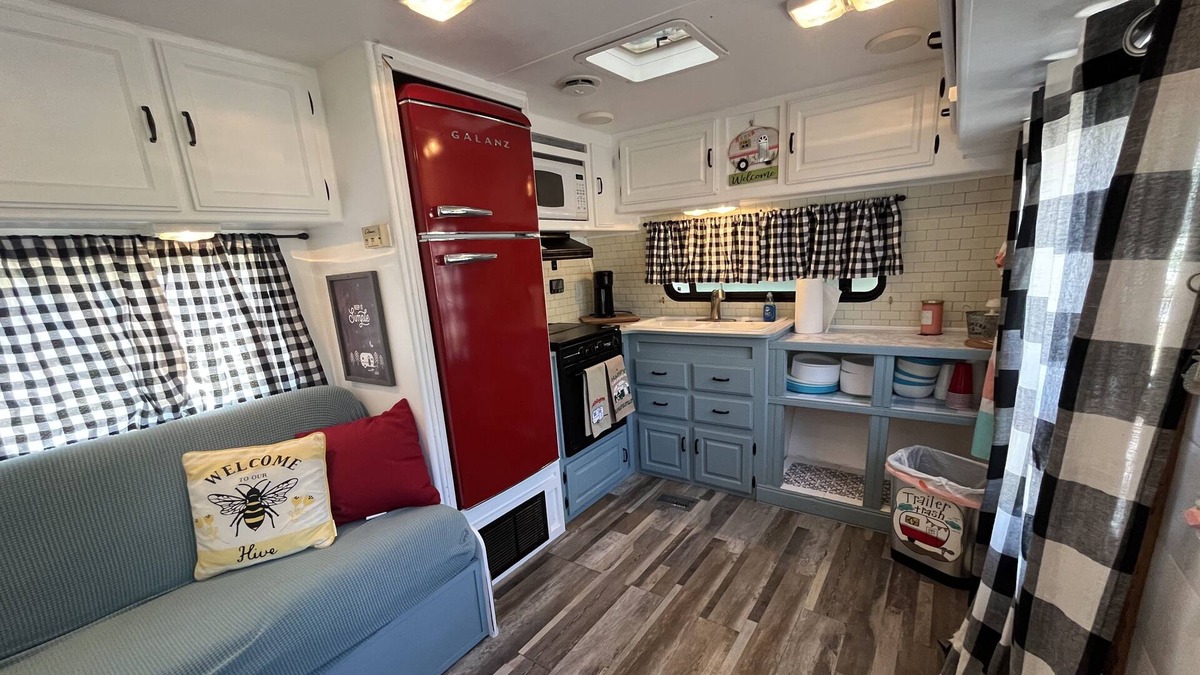 Norman Park House | 1 Bedroom Vintage Camper - Ruby