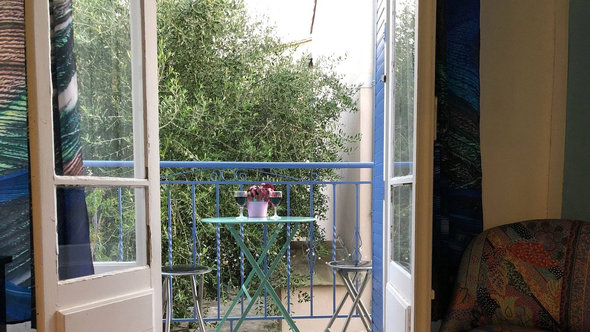 Trebes House | 1 Block to canal Du Midi-center of town