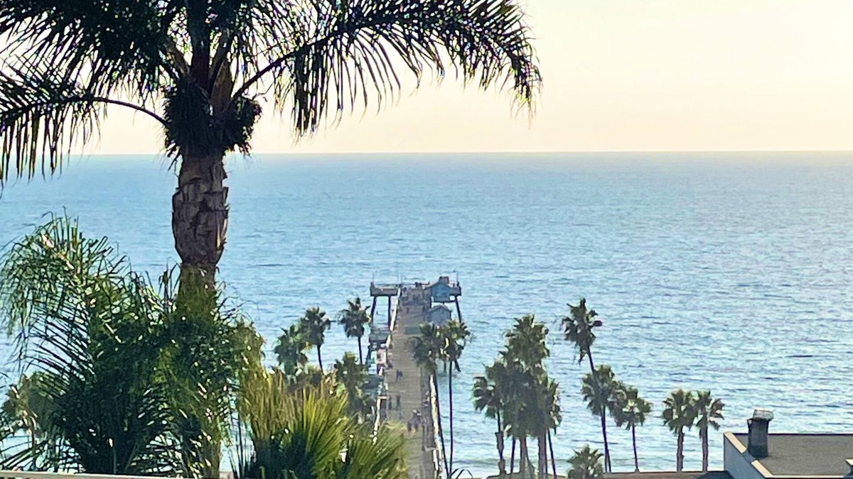 San Clemente Condo | 1 BR/2 BA Luxury Condo! Ocean & Pier Views! 4 min walk to beach!