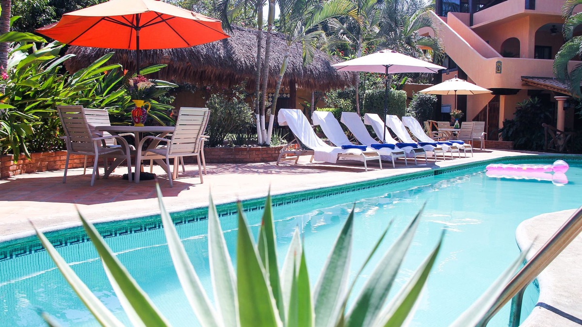 Brisas de Zicatela Apartment | 1 BR apartment w/patio, ionization pool system, 1 mn to beach, completely indep