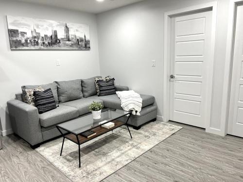 Southwest Edmonton Apartment | 1-BR Suite with Private entrance near Restaurants, Shops, Local Amenities