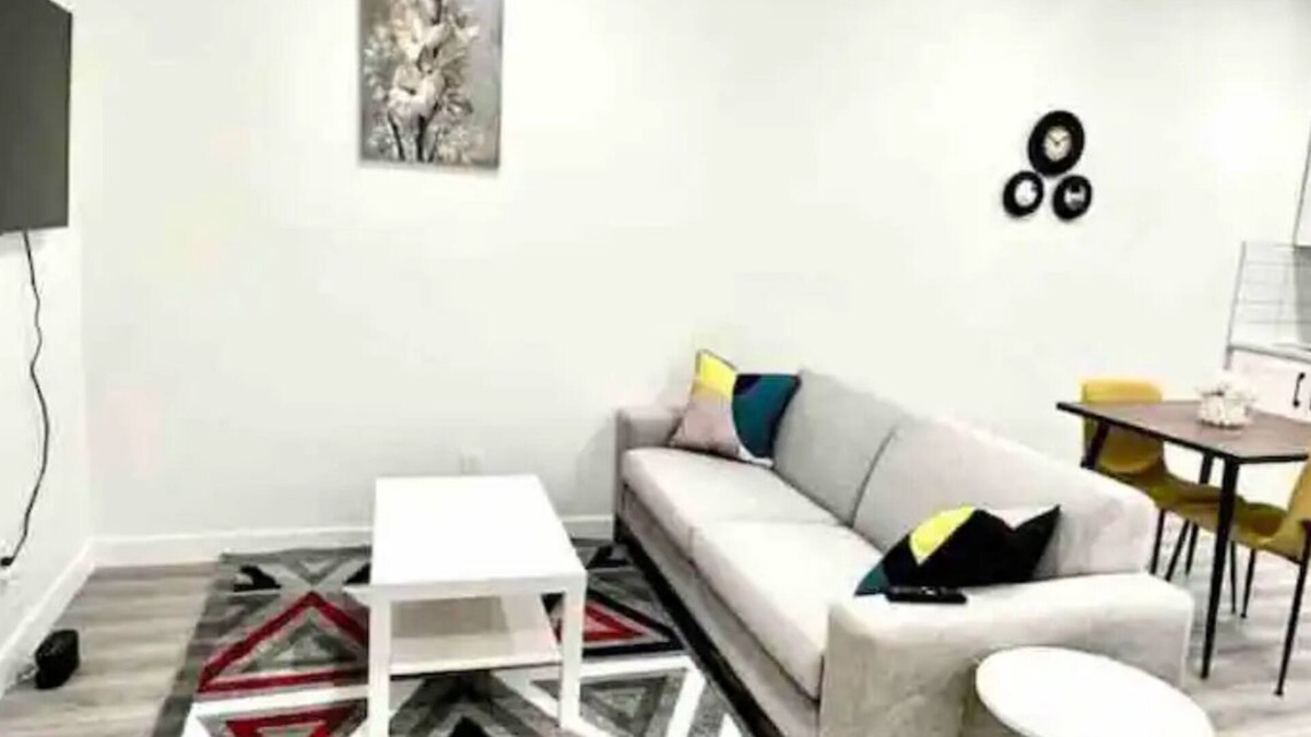 Evanston Apartment | 1 BR, walk-out basement with EV charging