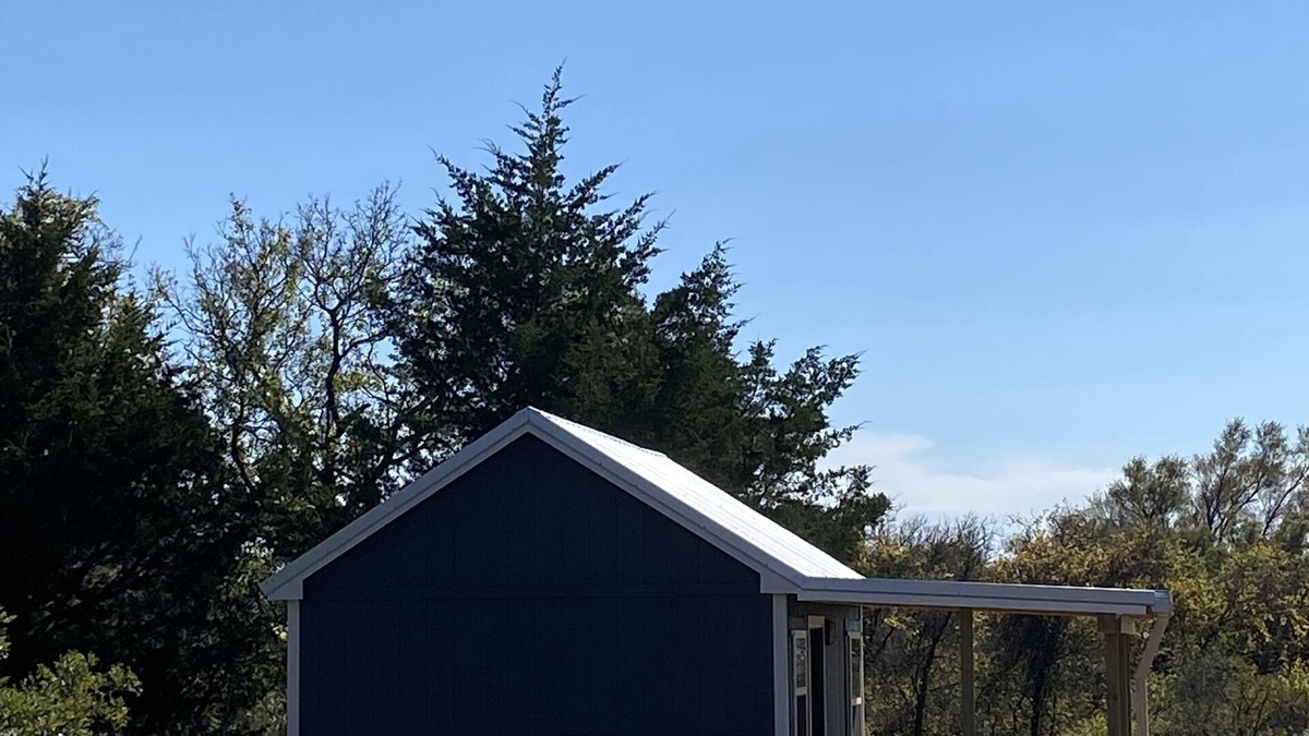 Wheeler Cottage | #1 cabin,Cozy remote location with large porch -close to Wheeler &Shamrock